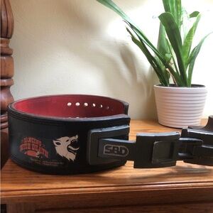 XS SBD Lever Powerlifting Belt – Black/Red (13mm)